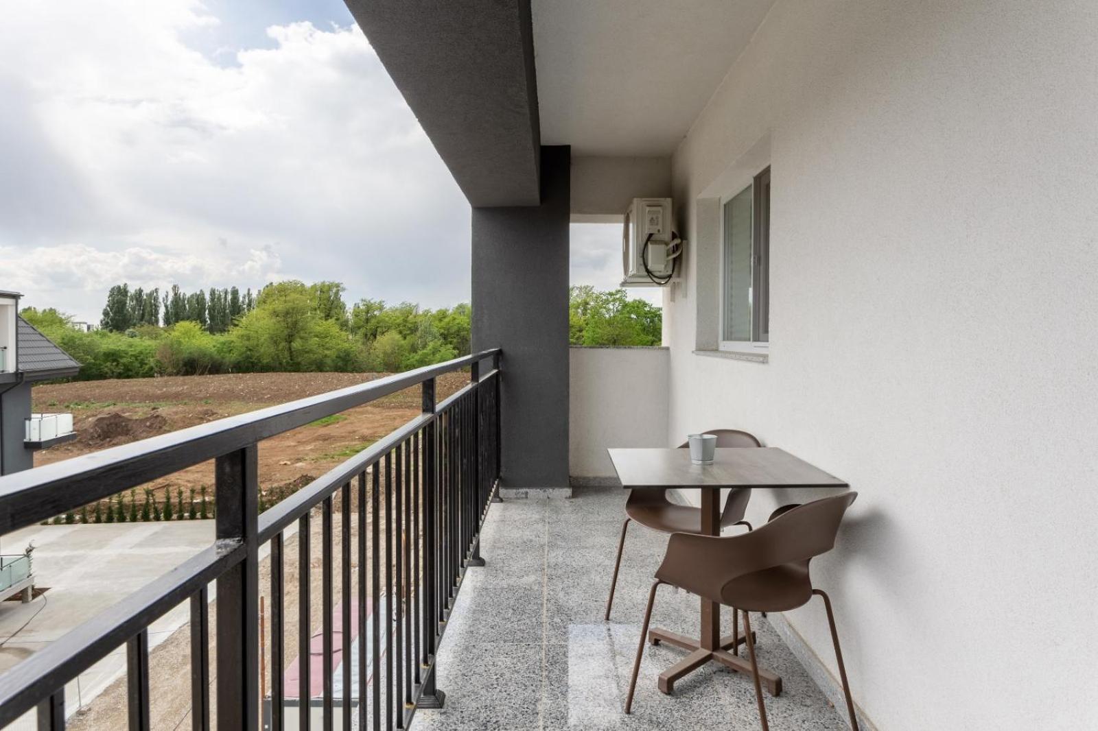Otopeni Suites By Citybookings Ngoại thất bức ảnh