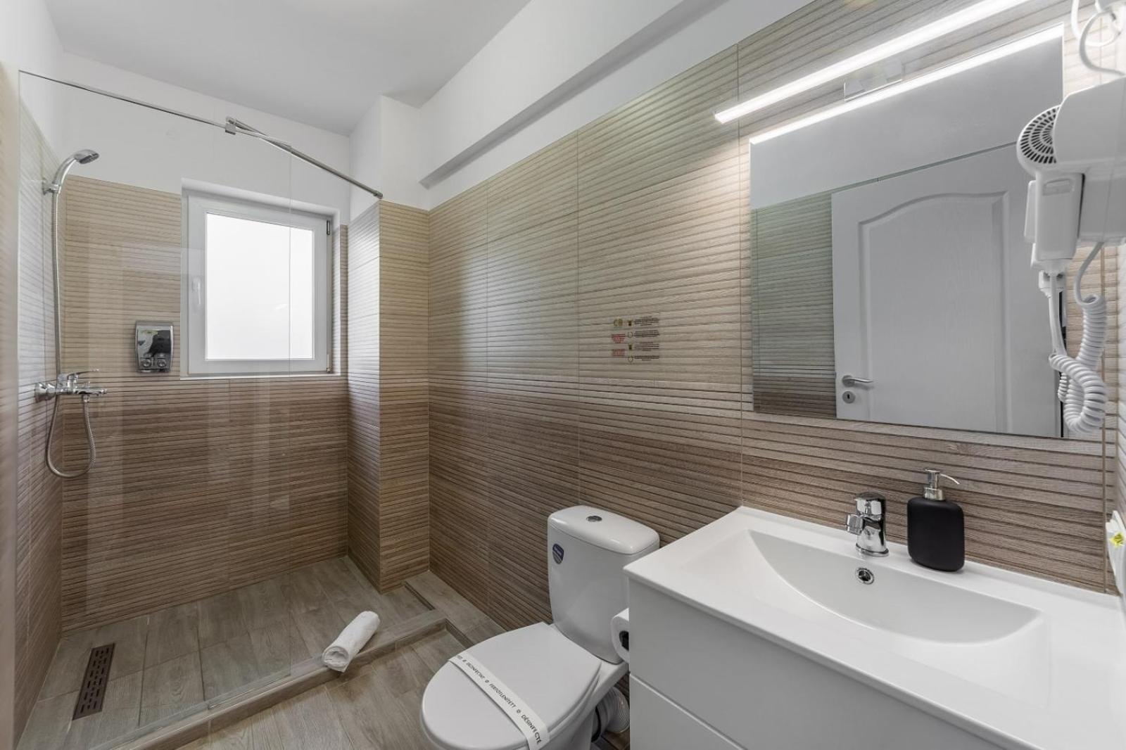 Otopeni Suites By Citybookings Ngoại thất bức ảnh