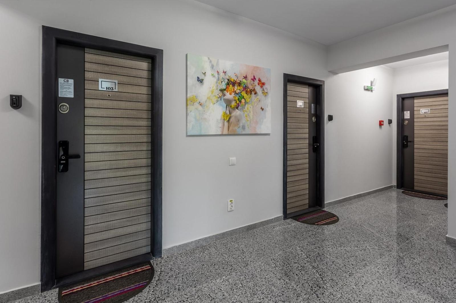 Otopeni Suites By Citybookings Ngoại thất bức ảnh