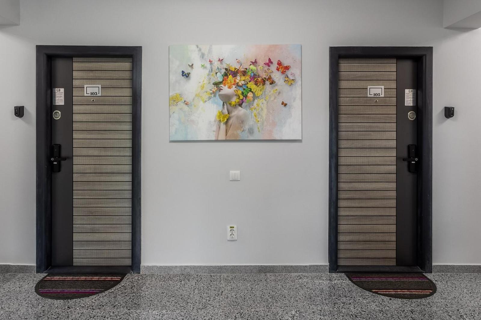 Otopeni Suites By Citybookings Ngoại thất bức ảnh